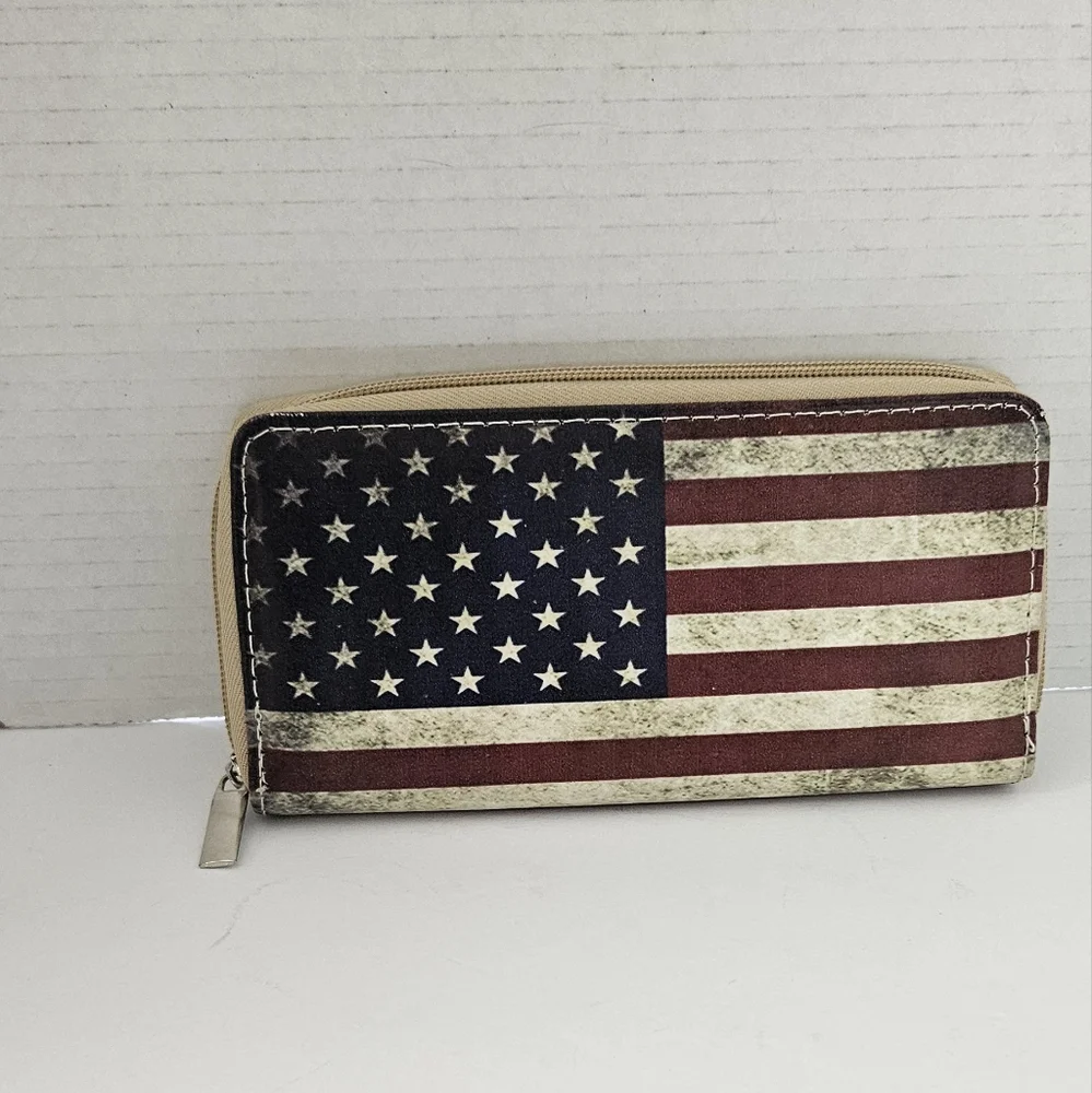American Flag zip around‎ wallet